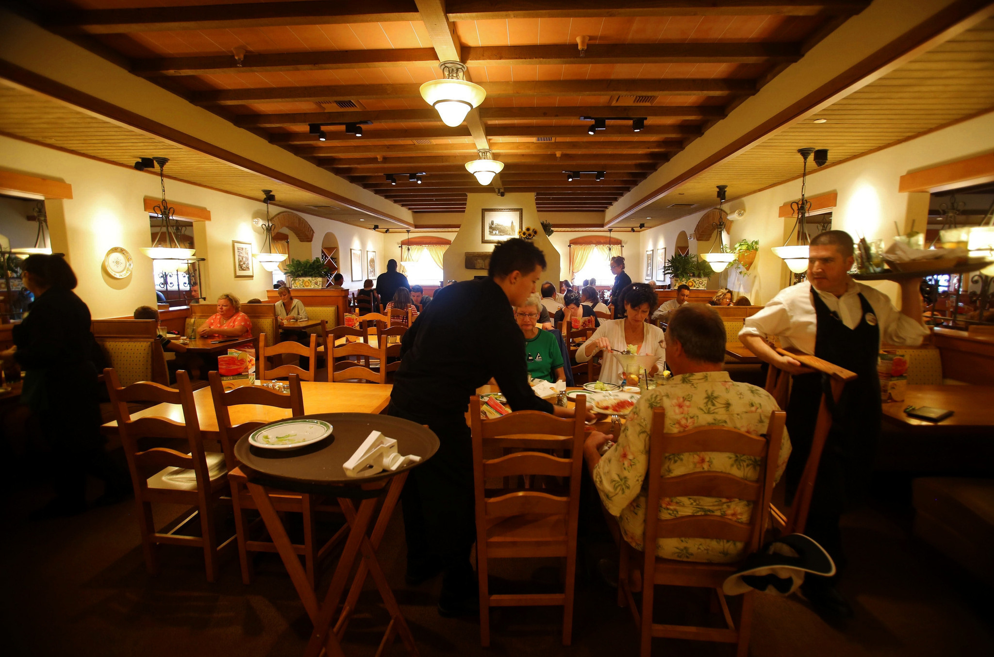 Olive Garden's latest cost-cutting plan: Clean carpet less often